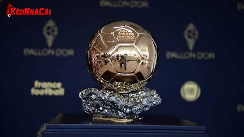 Quả bóng vàng được tạp chí France Football sáng lập vào năm 1956